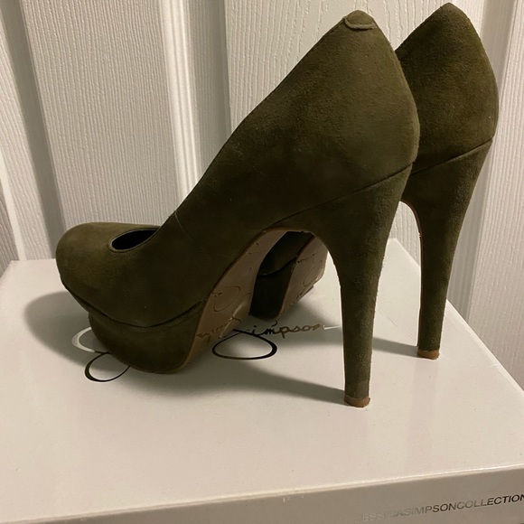 Jessica Simpson Army green heels, size 6 - Picture 4 of 5